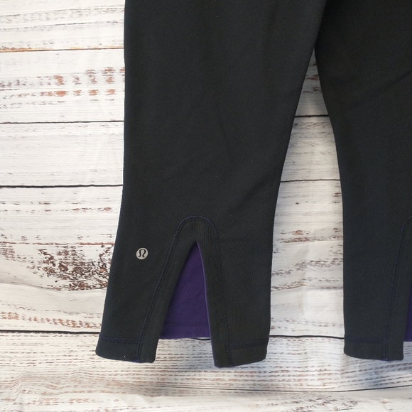 Lululemon capris size 4.   H - Picture 3 of 9